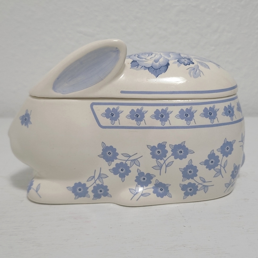 Vintage crowning touch ceramic blue floral bunny dish